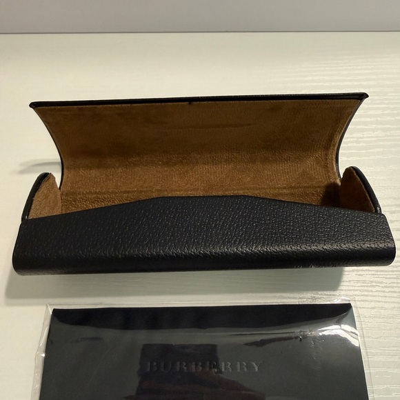 ๐ Burberry Black Leather Hard Case + Cleaning Cloth ๐ค Luxury Eyeglass Case - Picture 5 of 16